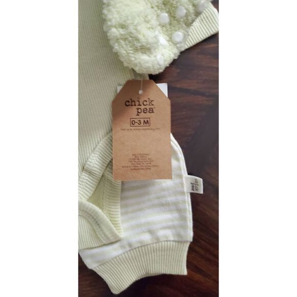 NWT UNISEX CHICK PEA 4 PIECE BABY OUTFIT - Picture 4 of 7